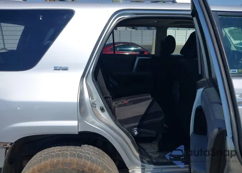 2013 Toyota 4Runner Sr5 z USA, uszkodzony, nr VIN JTEBU5JR4D5111856